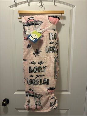 Gilmore Girls Pink 'I'm the Rory to Your Lorelai' Plush Throw Blanket NEW